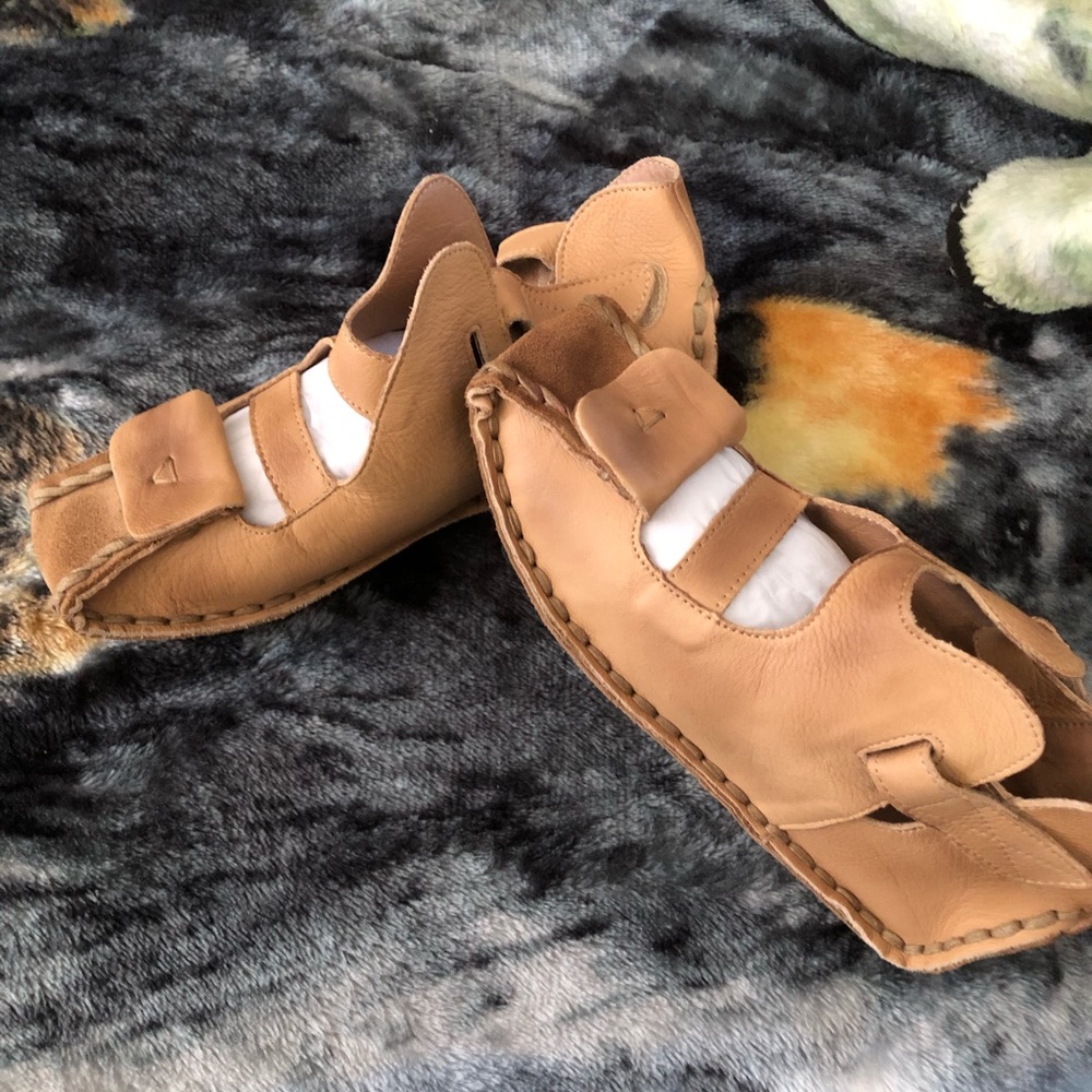 Shoes - Picture 2 of 6